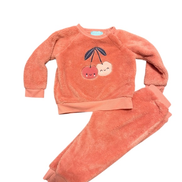 Charming Kids Fleece Set in Peach - Picture 2 of 8